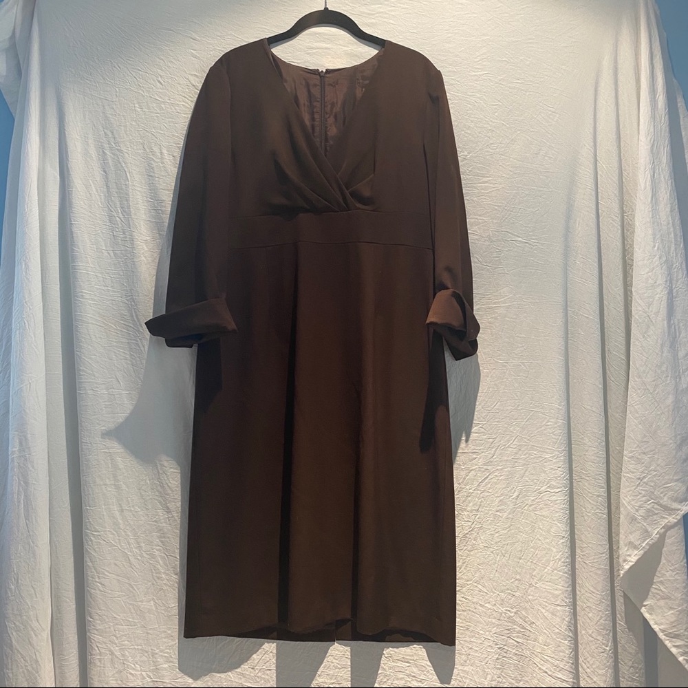 Brown v neck dress with 3/4 sleeves